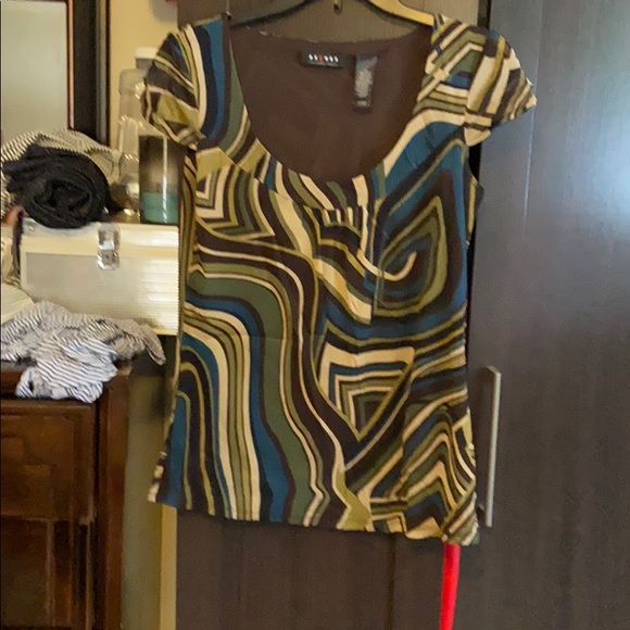 Top - Picture 1 of 1